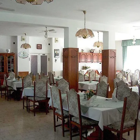 Kentaur Apartmanhaz Vila *