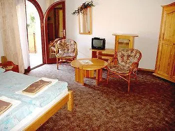 Kentaur Apartmanhaz Vila