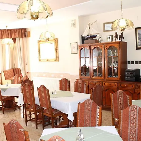 Kentaur Apartmanhaz Vila Siófok