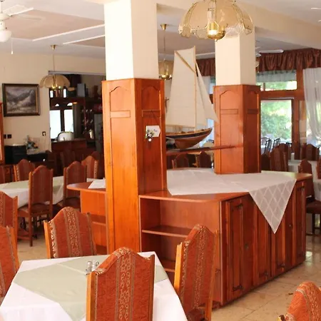 Kentaur Apartmanhaz Vila