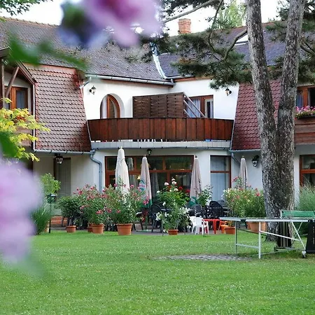 Vila Kentaur Apartmanhaz *